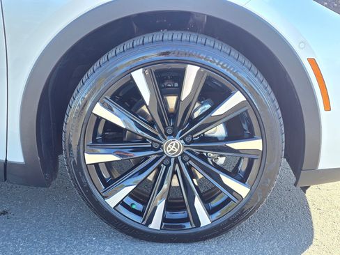 Used 2026 Toyota Crown Platinum image 9