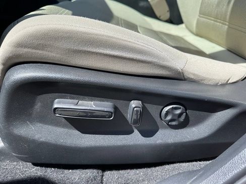 Used 2018 Honda CR-V EX image 17