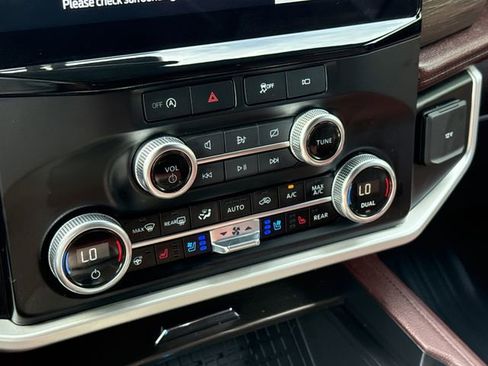 Used 2024 Ford Expedition Limited RWD image 27