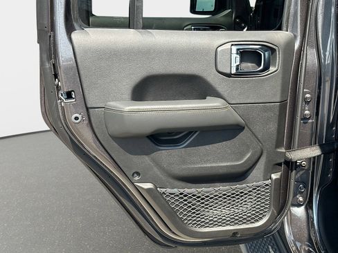 New 2025 Jeep Gladiator Sport image 13