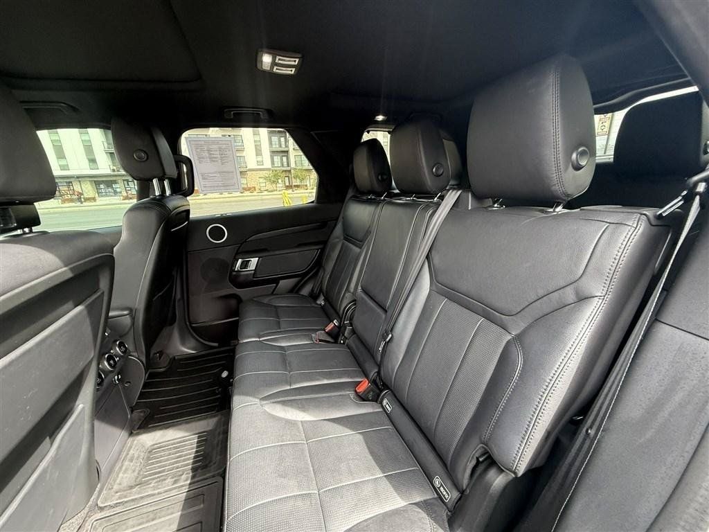 Used 2018 Land Rover Discovery HSE AWD/4WD image 22