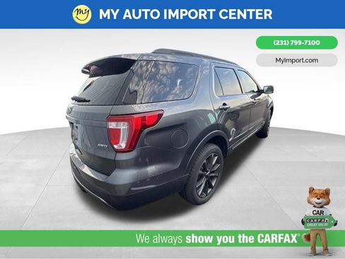 Used 2017 Ford Explorer XLT w/ Equipment Group 202A AWD/4WD image 5