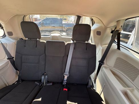 Used 2016 Dodge Grand Caravan SXT w/ Rear Park Assist Package image 30