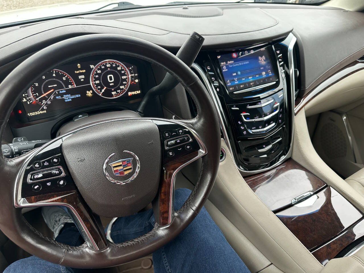 Used 2015 Cadillac Escalade ESV Luxury AWD/4WD image 36