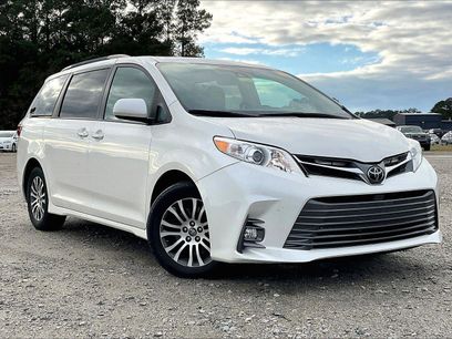 Used 2018 Toyota Sienna XLE