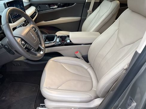 Used 2023 Lincoln Nautilus Reserve w/ Equipment Group 201A image 2