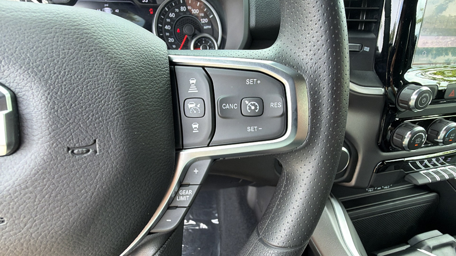 New 2026 RAM 1500 Express AWD/4WD image 26