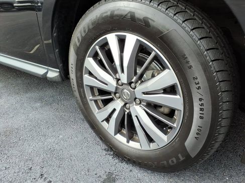 Used 2019 Nissan Pathfinder S AWD/4WD image 3