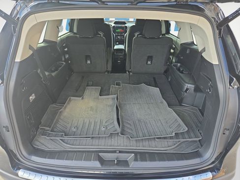 Certified 2022 Subaru Ascent Premium w/ Convenience Package image 16