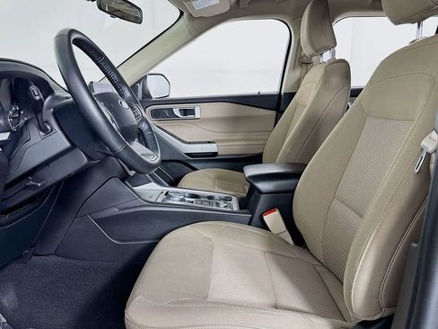 Used 2024 Ford Explorer XLT image 10