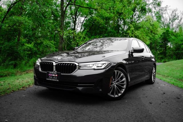 Used 2023 BMW 530i xDrive w/ Premium Package AWD/4WD image 5