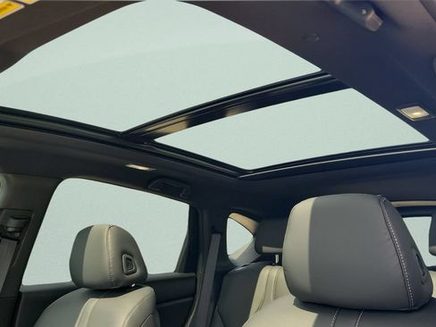 New 2026 Acura RDX SH-AWD image 17