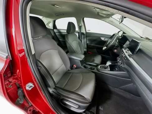 Used 2024 Kia Forte LXS image 29