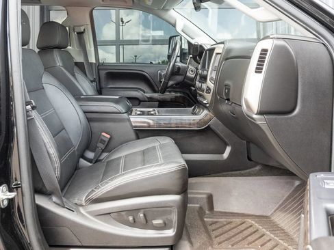 Used 2015 GMC Sierra 2500 Denali w/ Duramax Plus Package AWD/4WD image 19