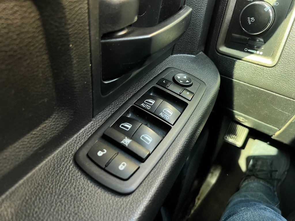 Used 2017 RAM 3500 Tradesman w/ Chrome Appearance Group AWD/4WD image 27