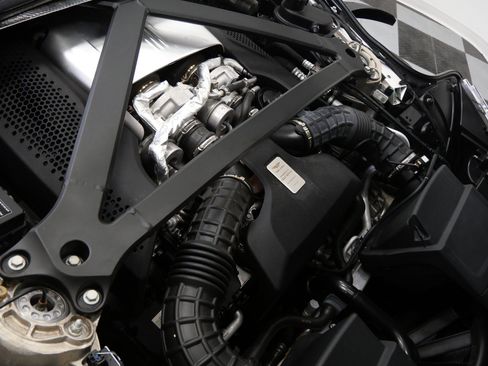Used 2023 Aston Martin DB11 Coupe RWD image 12