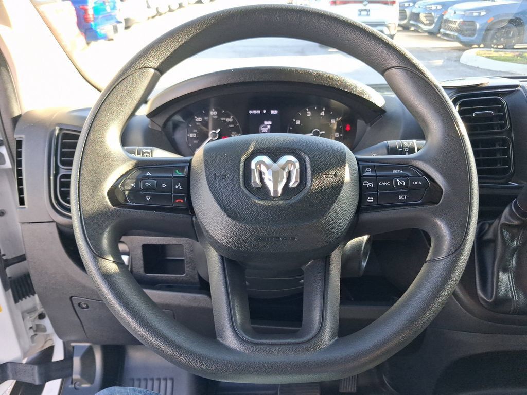 Used 2025 RAM ProMaster 2500 w/ Convenience Group FWD image 15