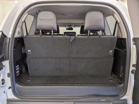 Used 2018 Lexus GX 460 Luxury w/ Preferred Accessory Package AWD/4WD image 32