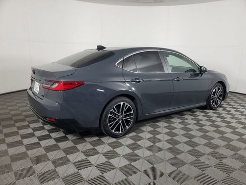 Used 2025 Toyota Camry XLE image 4