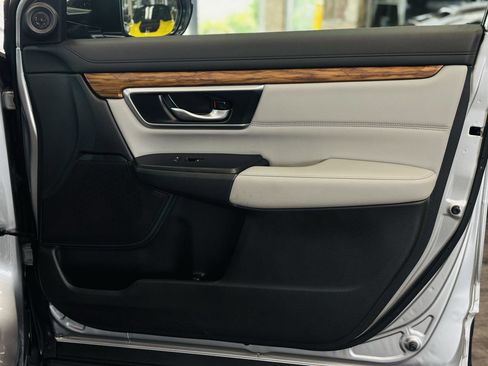 Used 2020 Honda CR-V Touring image 41