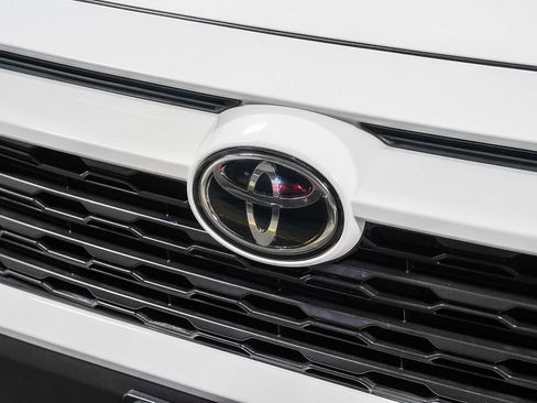 Certified 2023 Toyota RAV4 XLE w/ Convenience Package FWD image 9