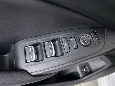Used 2019 Honda Accord LX image 11