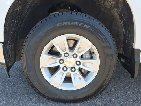 Used 2025 Chevrolet Silverado 1500 LT AWD/4WD image 9