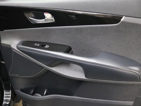 Used 2019 Kia Sorento SX w/ SX Touring Package FWD image 11