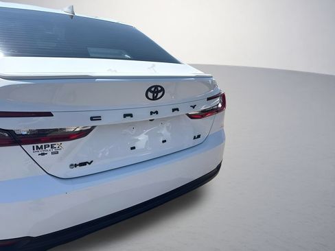 Used 2025 Toyota Camry LE w/ Convenience Package FWD image 32