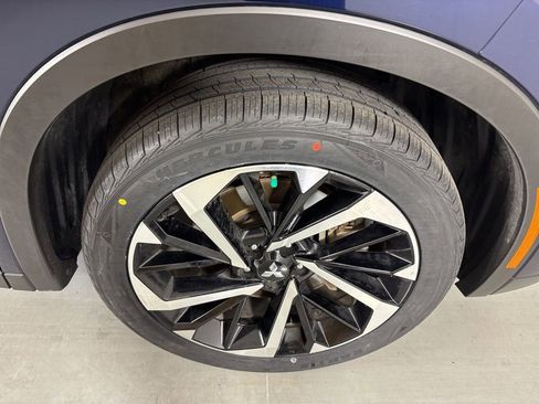 Used 2024 Mitsubishi Outlander SE image 11