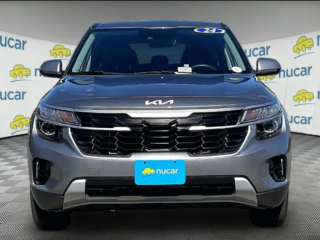 Used 2024 Kia Seltos LX AWD/4WD image 2