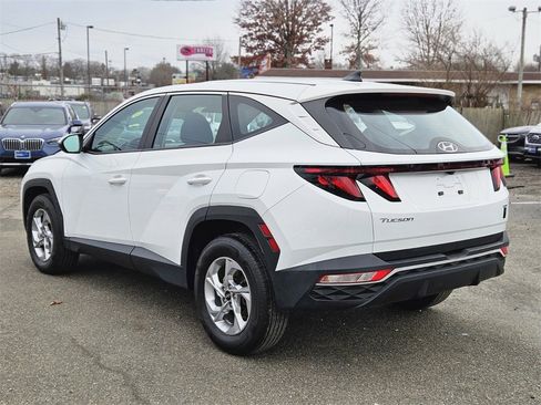 Used 2022 Hyundai Tucson SE image 3