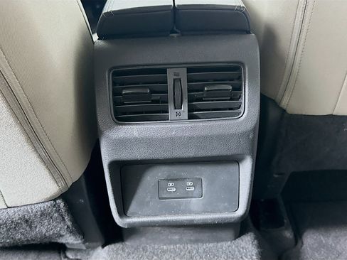 Used 2025 Nissan Rogue SV AWD/4WD image 27