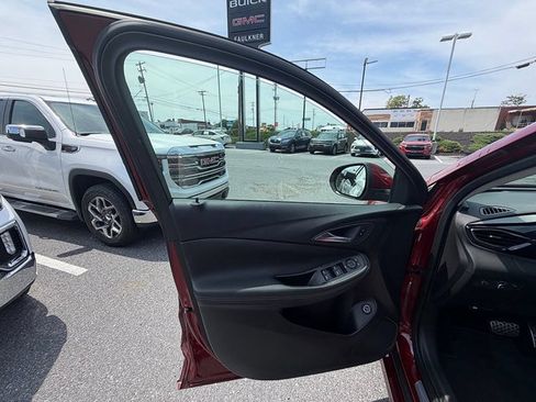 Used 2023 Buick Encore GX Select w/ Sport Touring Package FWD image 28