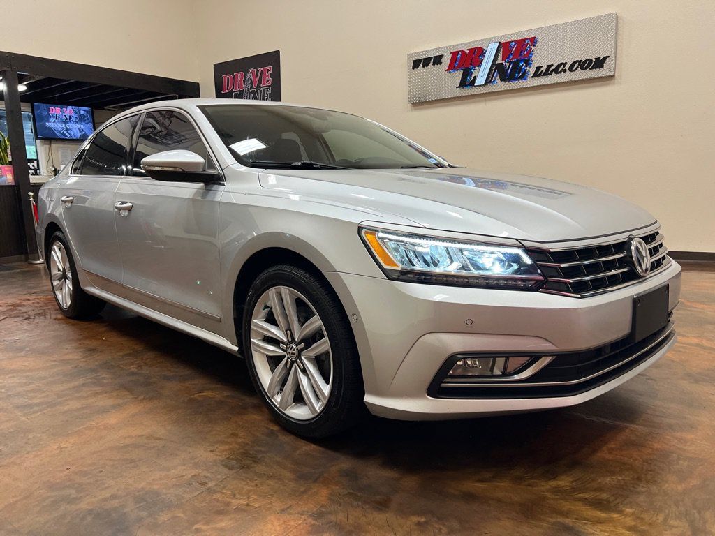 Used 2017 Volkswagen Passat 3.6 SEL Premium FWD image 3