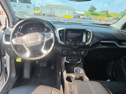 Used 2023 GMC Terrain SLT w/ Elevation Edition FWD image 6