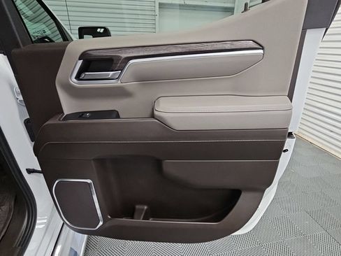 Certified 2024 Chevrolet Silverado 1500 LTZ AWD/4WD image 39