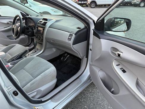 Used 2013 Toyota Corolla LE Special Edition image 13