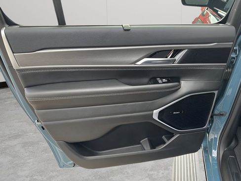 New 2026 Jeep Grand Wagoneer L Limited AWD/4WD image 19