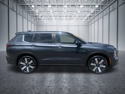 Used 2025 Mitsubishi Outlander SE