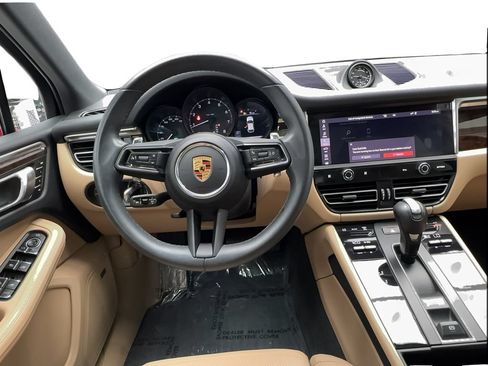 Used 2023 Porsche Macan Turbo AWD/4WD image 37