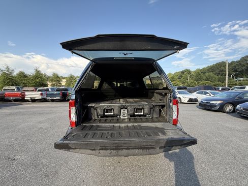 Used 2017 Ford F250 XLT w/ XLT Value Package image 7