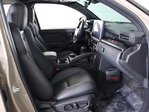 Used 2025 Toyota Tacoma TRD Pro image 32