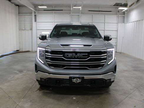 Used 2023 GMC Sierra 1500 SLT w/ SLT Convenience Package AWD/4WD image 3