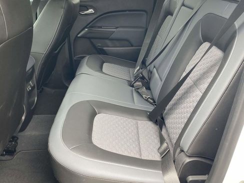 Used 2019 Chevrolet Colorado Z71 AWD/4WD image 11