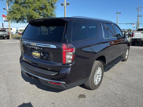Used 2024 Chevrolet Suburban LT RWD image 5