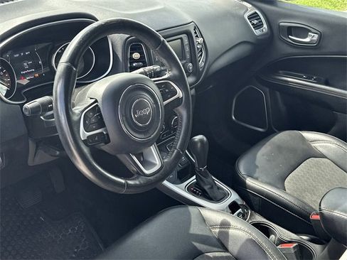 Used 2018 Jeep Compass Latitude w/ Cold Weather Group image 14
