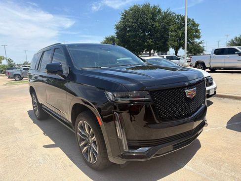 Used 2022 Cadillac Escalade Sport w/ Touring Package AWD/4WD image 8