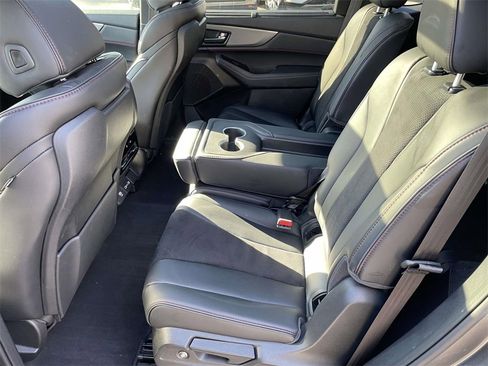 Used 2023 Acura MDX A-Spec image 12