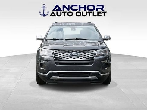 Used 2018 Ford Explorer Platinum image 2